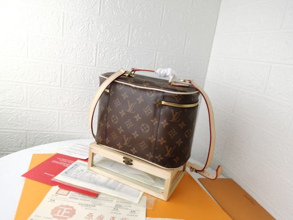 Luxury LV Handbag M42265