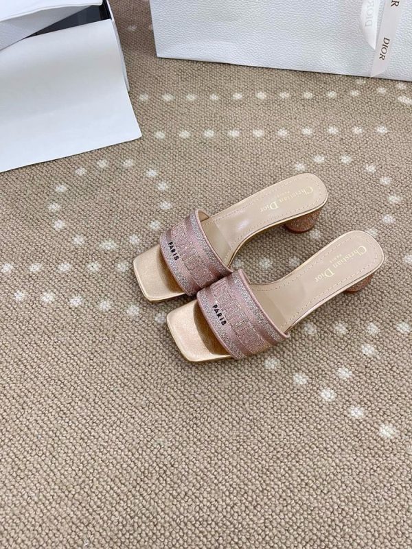 New Arrival Women Slippers 107.2