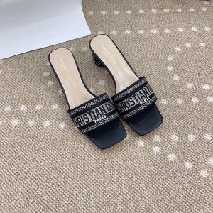 New Arrival Women Slippers 107.1