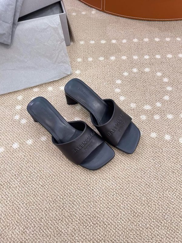 New Arrival Women Slippers 109