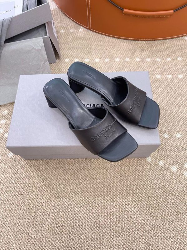 New Arrival Women Slippers 109