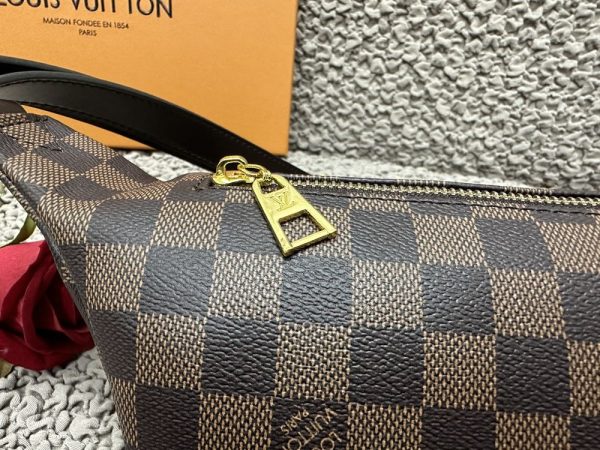 Luxury LV Handbag M43644