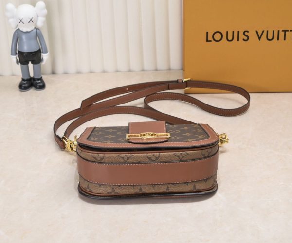 Luxury LV Handbag M66810