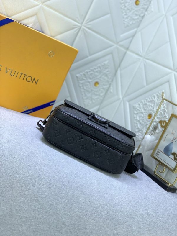 Luxury LV Handbag M46688