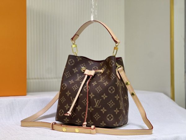 Luxury LV Handbag M46581