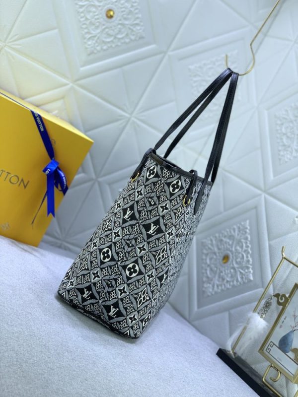 Luxury LV Handbag M57273