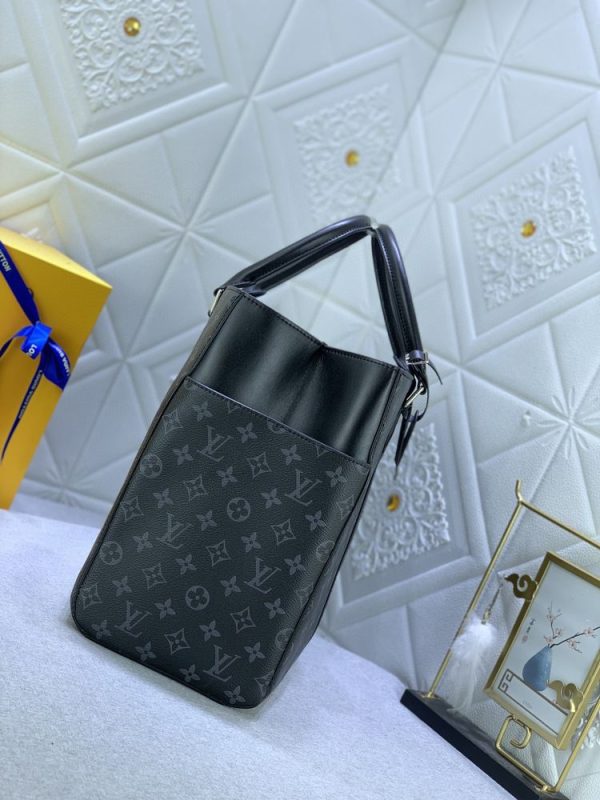 Luxury LV Handbag M46451