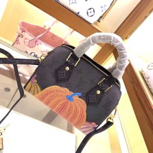 Luxury LV Handbag M81910