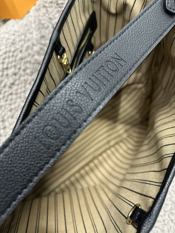 Luxury LV Handbag M40354