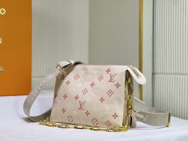 Luxury LV Handbag M57790