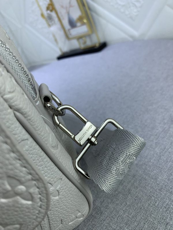 Luxury LV Handbag M46688