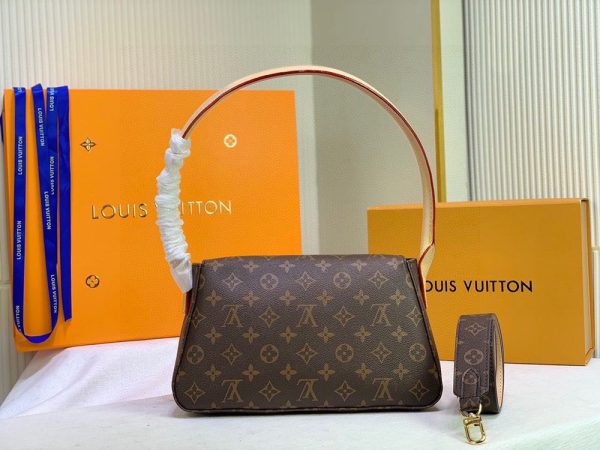 Luxury LV Handbag M51147