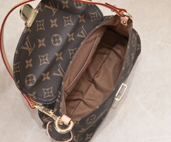 Luxury LV Handbag M44470