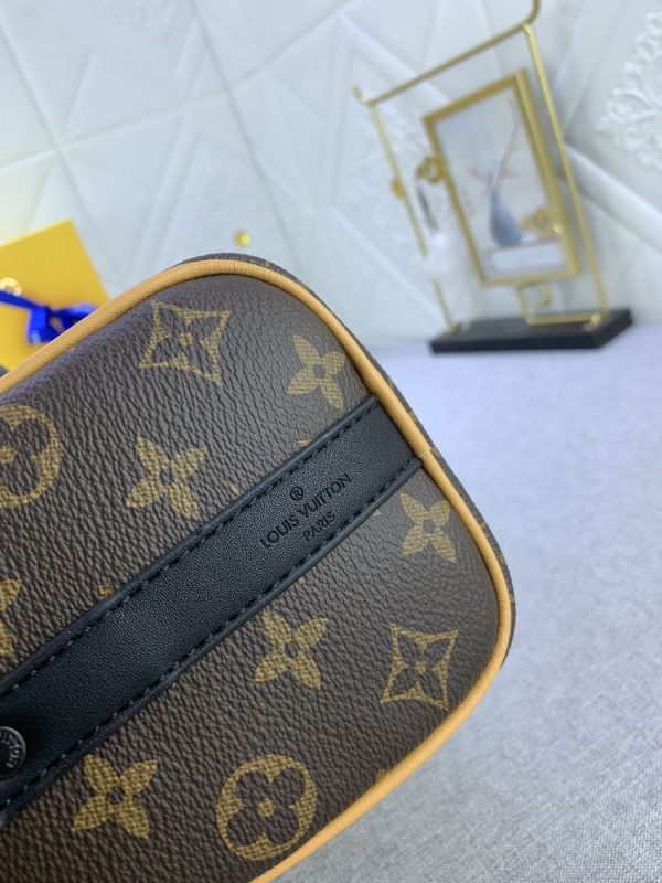 Luxury LV Handbag M46687