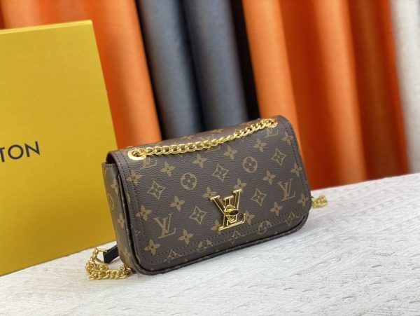 Luxury LV Handbag M22303