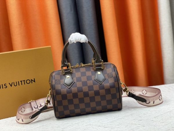 Luxury LV Handbag M46222