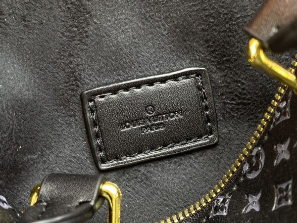 Luxury LV Handbag M22595