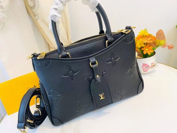 Luxury LV Handbag M46488