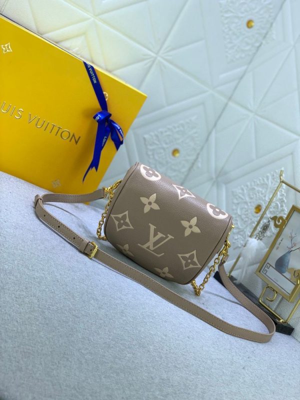 Luxury LV Handbag M82208