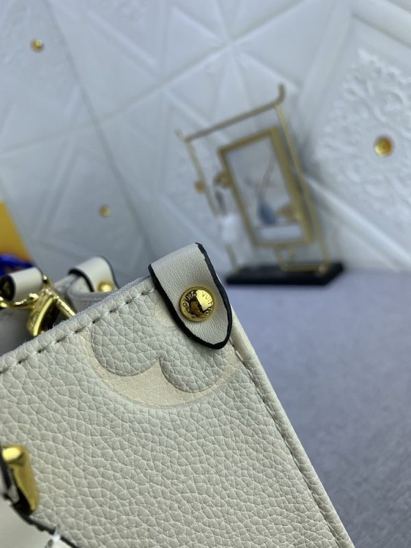 Luxury LV Handbag M46168