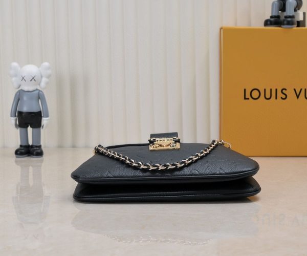 Luxury LV Handbag M46659