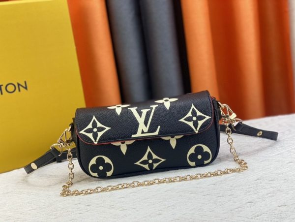 Luxury LV Handbag M82210-M81911