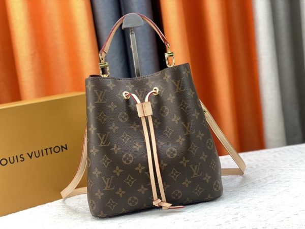 Luxury LV Handbag M46581.1