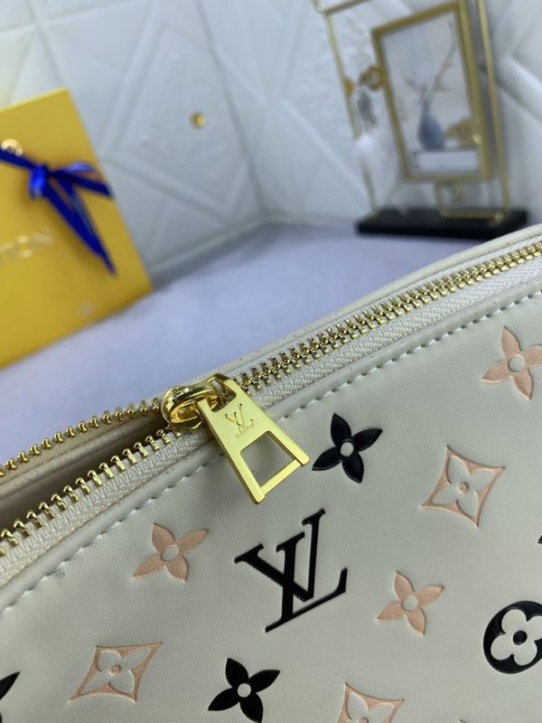 Luxury LV Handbag M20574