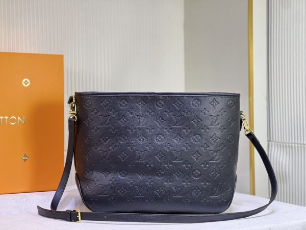 Luxury LV Handbag M44945.1