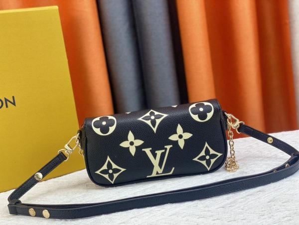 Luxury LV Handbag M82210-M81911