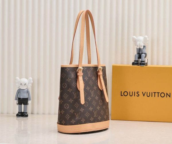 Luxury LV Handbag M42238