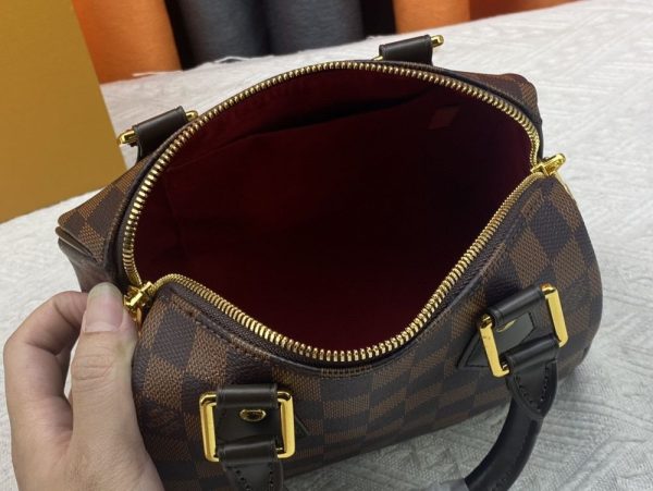 Luxury LV Handbag M46222