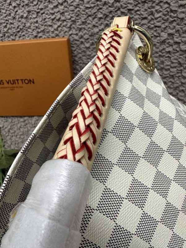 Luxury LV Handbag M40249