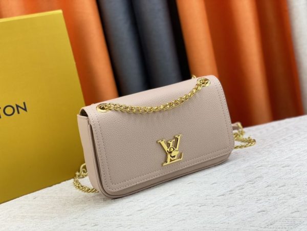 Luxury LV Handbag M22303