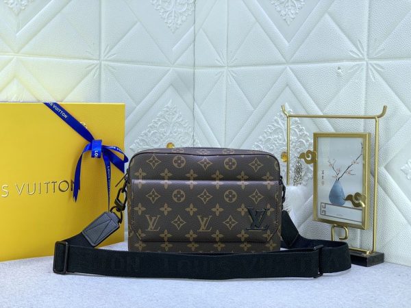 Luxury LV Handbag M22482