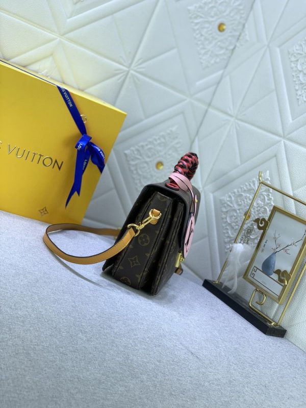 Luxury LV Handbag M40780