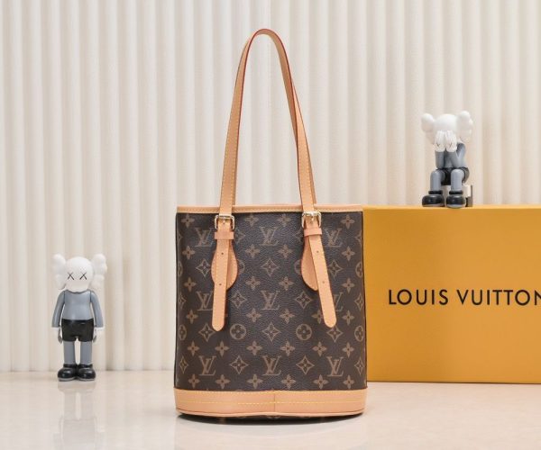 Luxury LV Handbag M42238