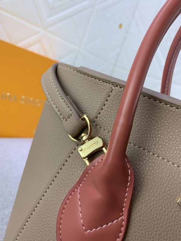 Luxury LV Handbag M54843