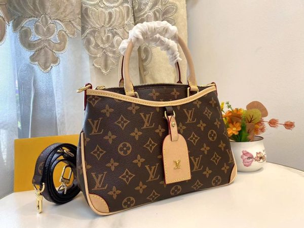 Luxury LV Handbag M46488