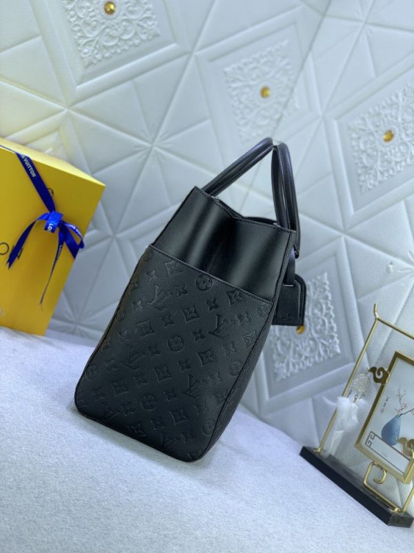 Luxury LV Handbag M46451