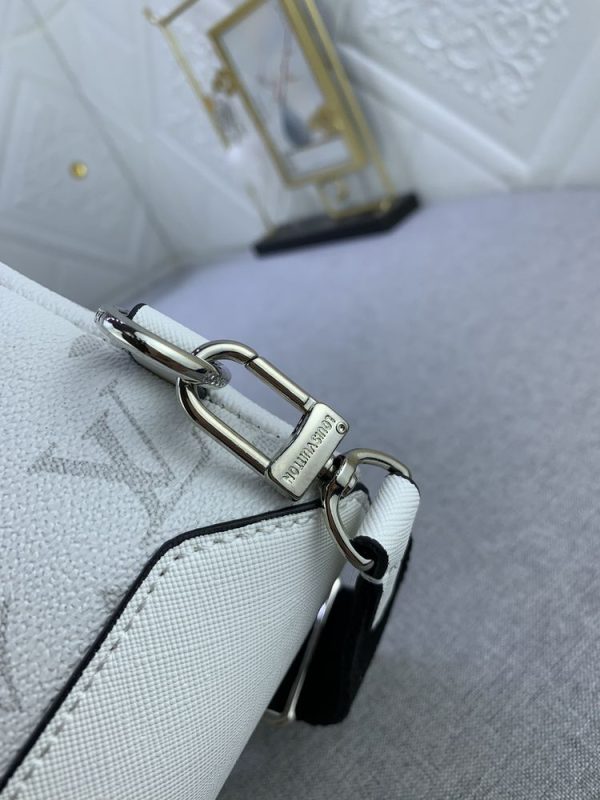 Luxury LV Handbag M30936