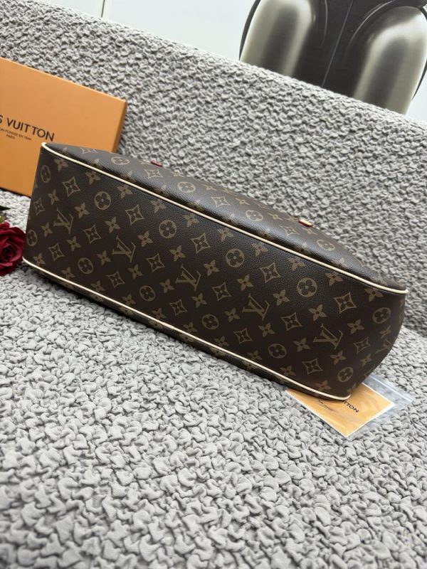 Luxury LV Handbag M40354