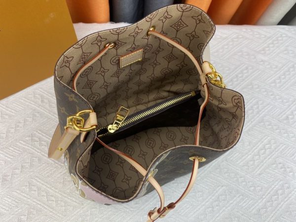 Luxury LV Handbag M40474