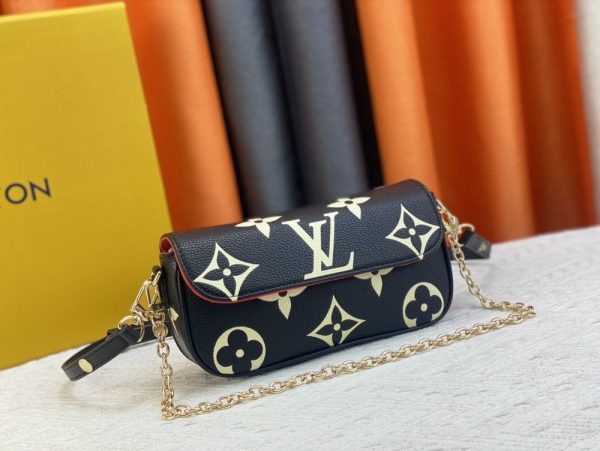 Luxury LV Handbag M82210-M81911