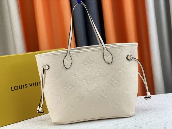 Luxury LV Handbag M45684