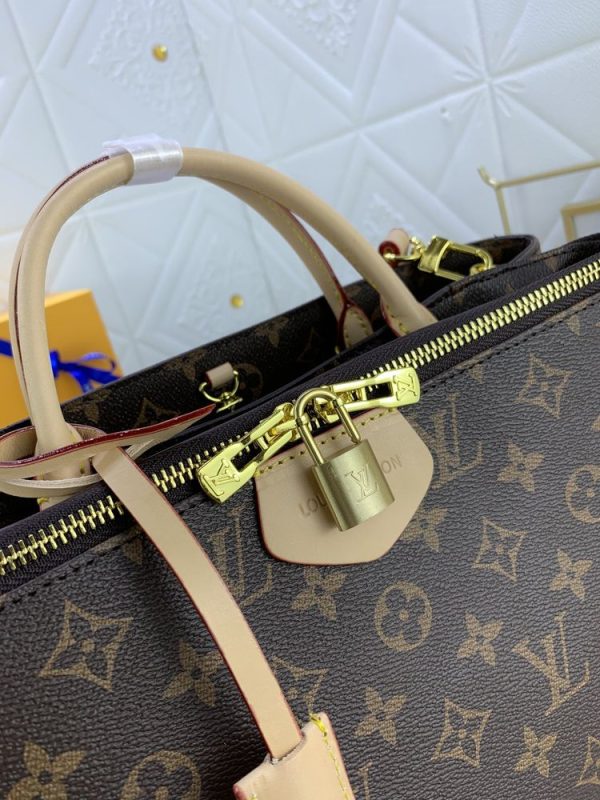 Luxury LV Handbag M40582