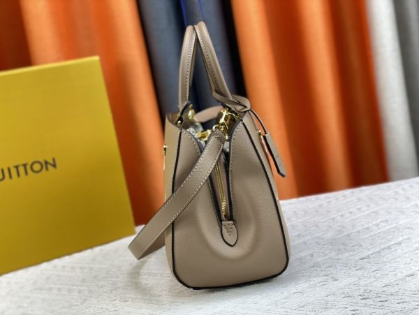 Luxury LV Handbag M41048