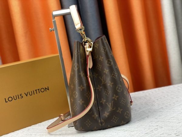 Luxury LV Handbag M46581.1