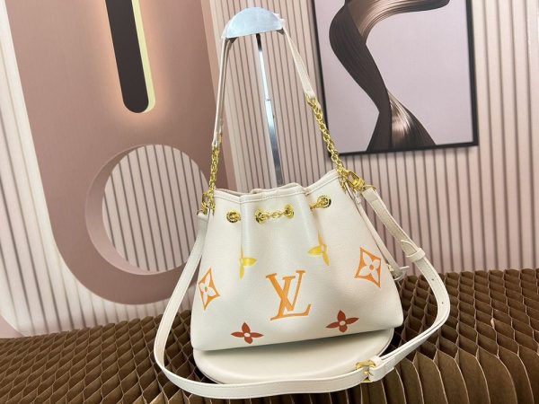 Luxury LV Handbag M46492