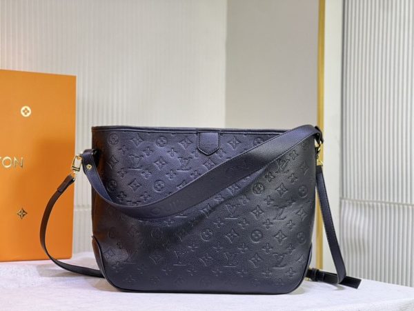 Luxury LV Handbag M44945.1